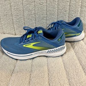 Brooks Adrenaline GTS athletic shoes